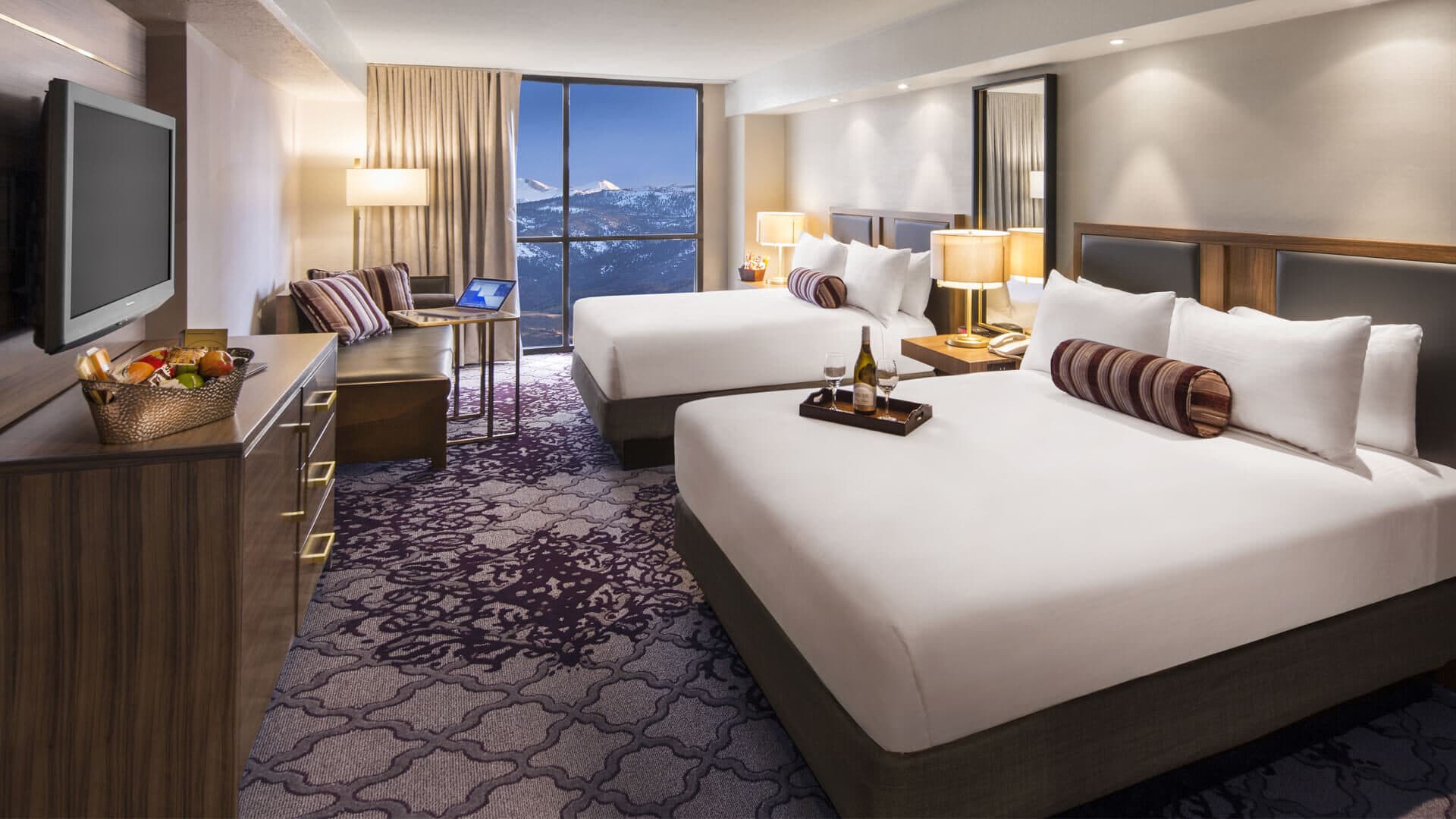 Sierra Luxury 2 Queen guest room at Eldorado