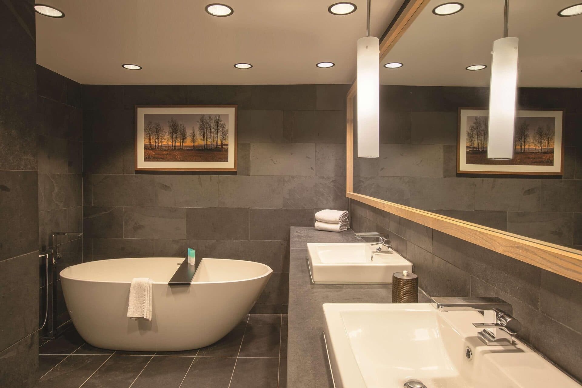 Osteria Sierra at Hyatt Regency Lake Tahoe — dining room