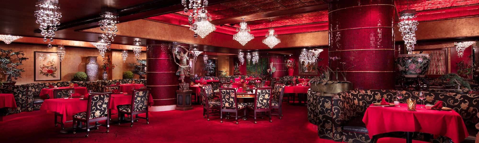 Romanza at Peppermill Resort Spa Casino — interior ambience