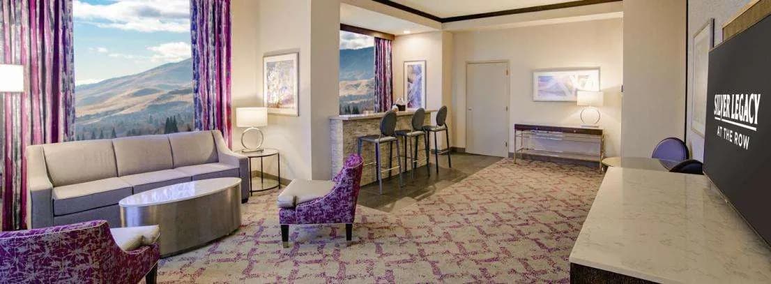 Silver Legacy Vista Room – 1 King at Silver Legacy Resort Casino — guest suite amenities