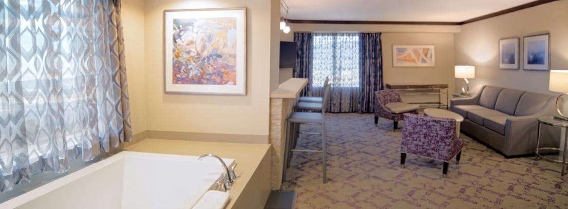 Silver Legacy Junior Suite – 2 Queen at Silver Legacy Resort Casino — guest suite amenities