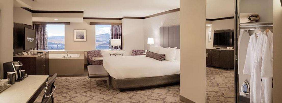 Silver Legacy Deluxe Spa Suite – 1 King at Silver Legacy Resort Casino — guest suite amenities