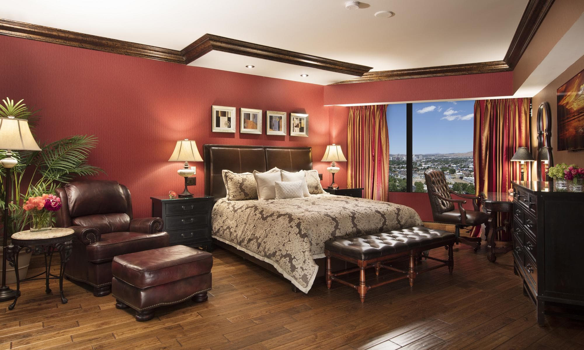 Peppermill Deluxe King Room at Peppermill Resort Spa Casino — guest suite amenities