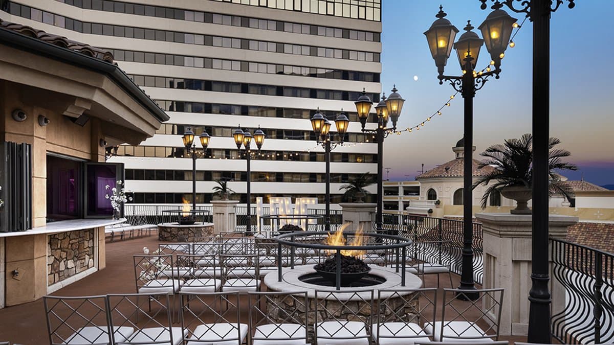 Edge Nightclub at Peppermill Resort Spa Casino — bar interior with signature dining and ambience