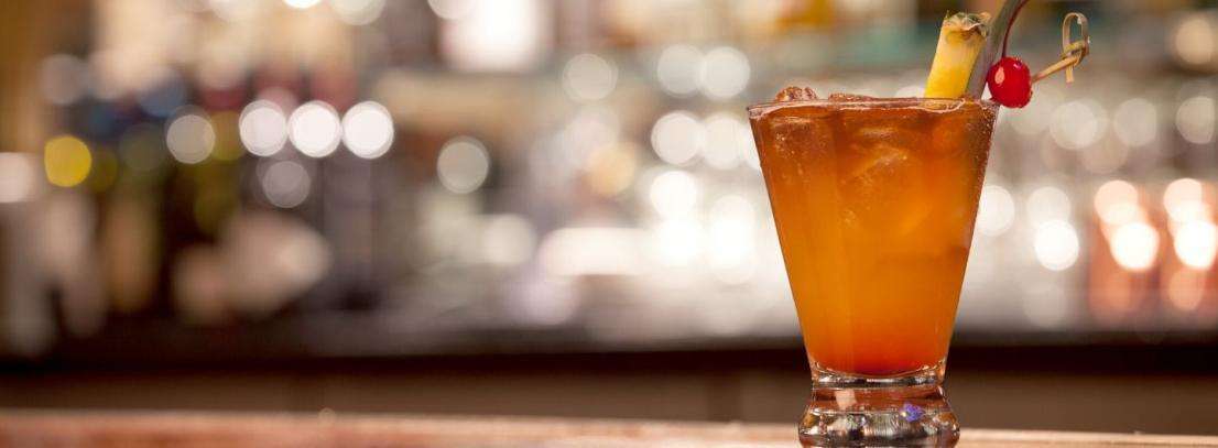 Comedy Bar at Silver Legacy Resort Casino — bar interior with signature dining and ambience